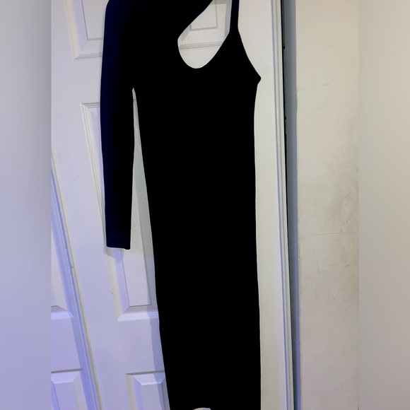 One sleeve cut out Zara dress body con - Picture 4 of 4